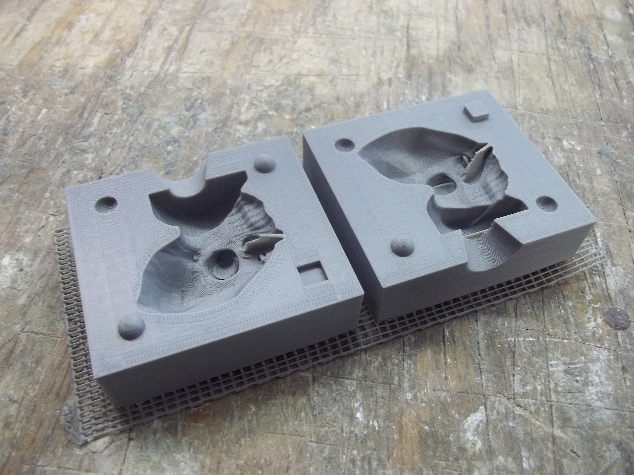 Parametric 3D-printable two-part mold generator for OpenSCAD