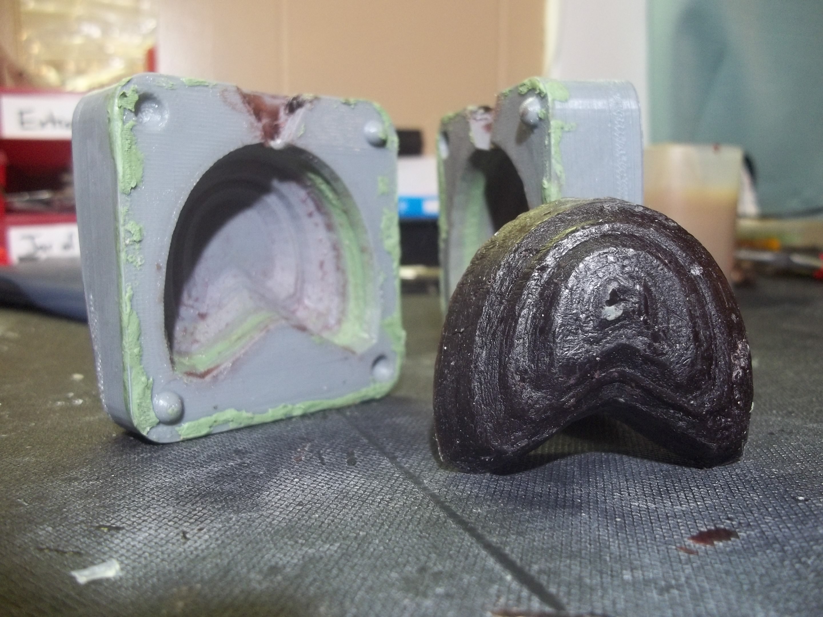 Wax casting with 3D-printed two-part molds